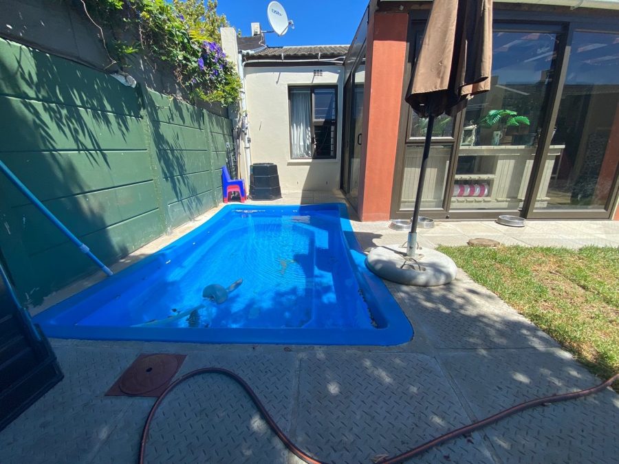 To Let 2 Bedroom Property for Rent in Table View Western Cape